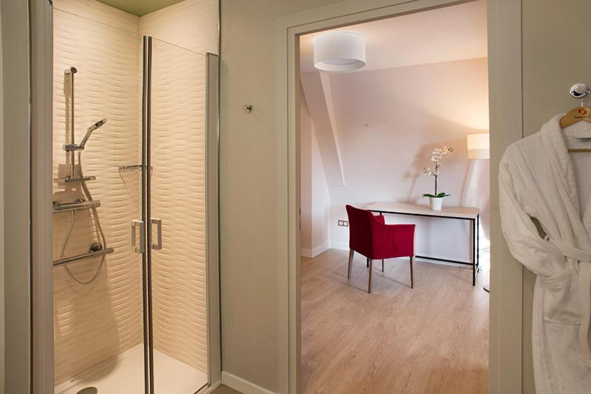Domitys - Le Carillon D'Or Aparthotel Maubeuge Exteriör bild