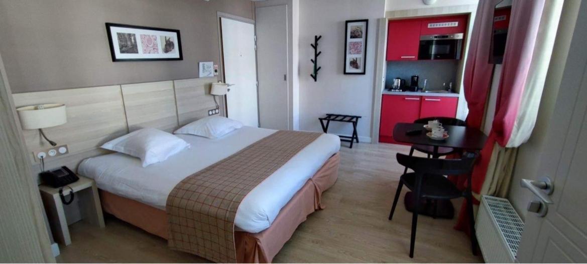 Domitys - Le Carillon D'Or Aparthotel Maubeuge Exteriör bild